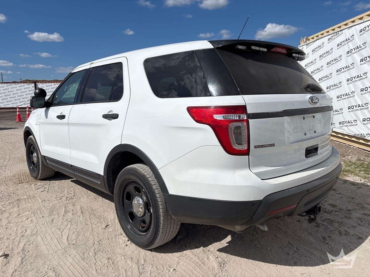 2015-ford-explorer-image-6