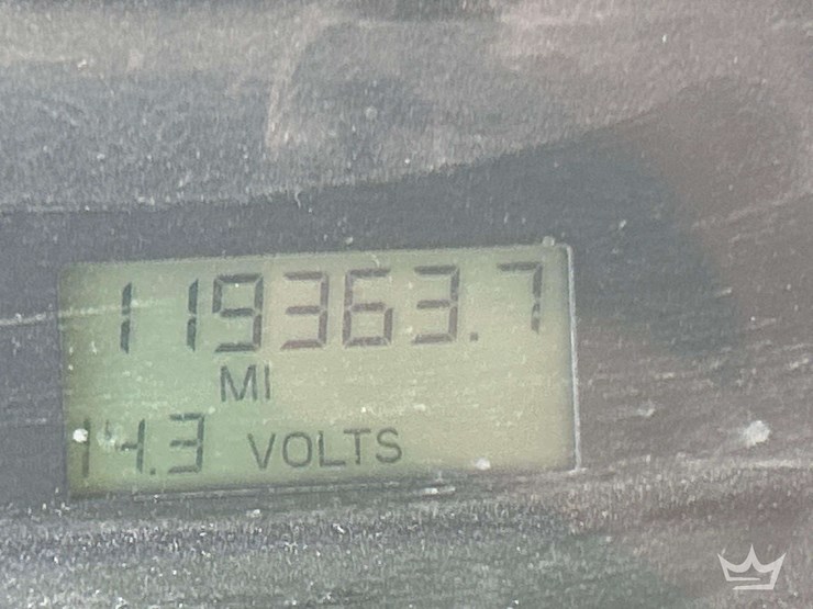 2001-freightliner-fl112-image-6