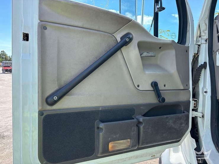 2003-sterling-l7500-image-22