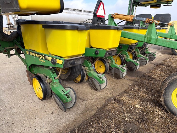 john-deere-7300-image-13