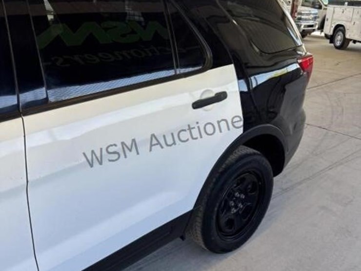 2016-ford-explorer-image-5