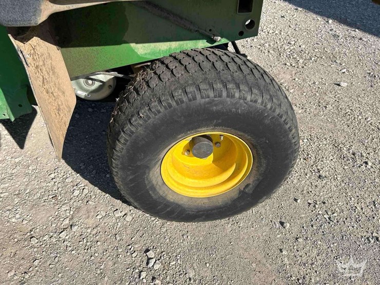 2022-john-deere-gator-image-17