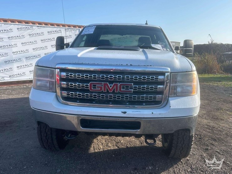 2013-gmc-sierra-2500-image-21