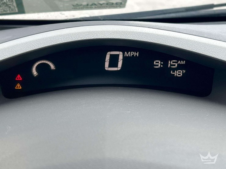 2015-nissan-leaf-hatchback-image-16