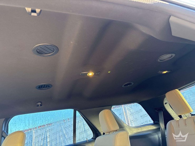 2016-ford-explorer-image-24