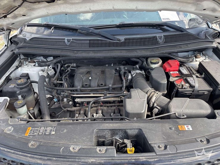 2015-ford-explorer-image-28