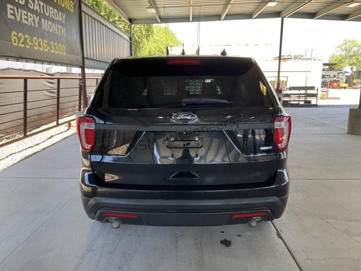 2017-ford-explorer-image-6