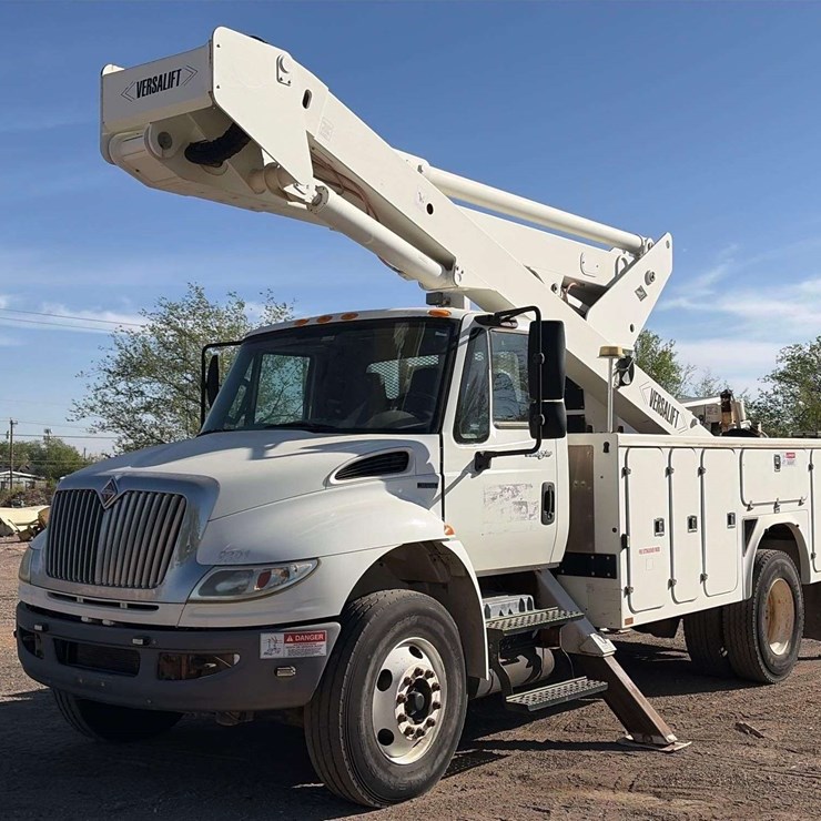 2011 INTERNATIONAL DURASTAR 4300