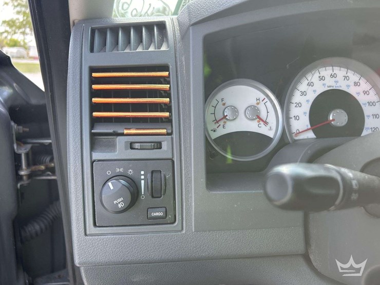 2005-dodge-dakota-image-15