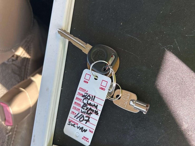 2011-chevrolet-express-2500-image-24