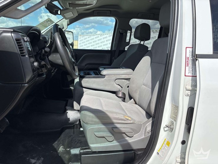 2019-chevrolet-silverado-2500hd-image-14