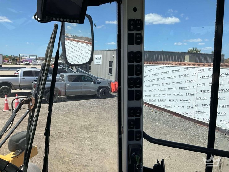 2015-volvo-l110h-image-15