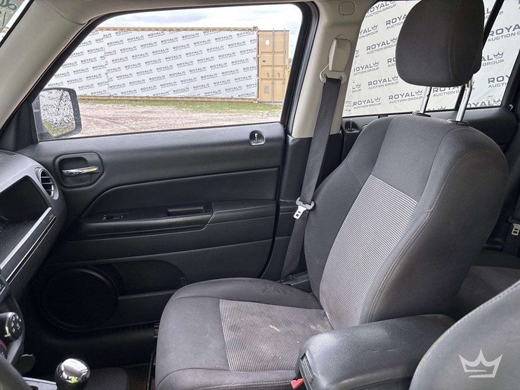 2016-jeep-patriot-sport-image-20