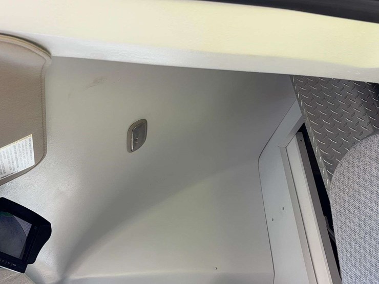 2010-chevrolet-express-3500-image-37