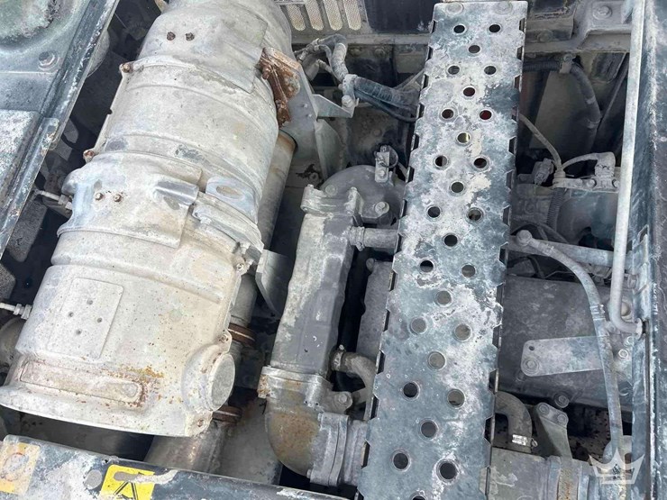 2018-hitachi-zx300-lc-6n-image-8