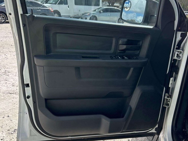 2012-dodge-1500-image-11