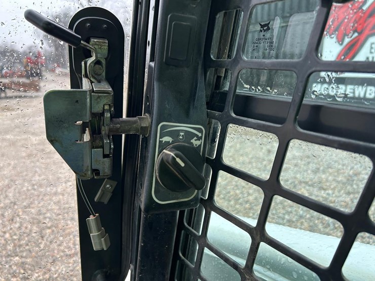 2016-bobcat-t870-image-23