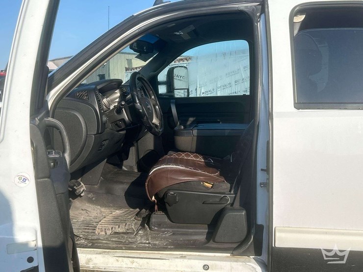 2013-gmc-sierra-2500-image-18