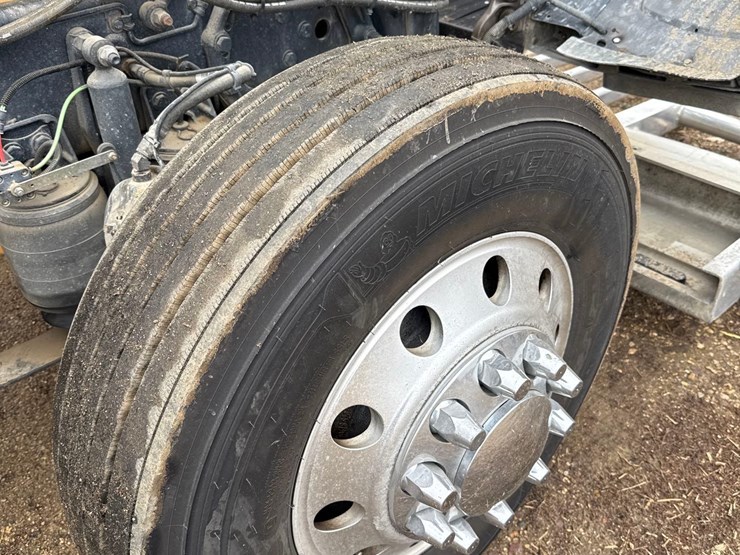 2016-peterbilt-389-image-126