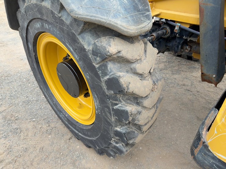 2014-caterpillar-tl943c-image-10