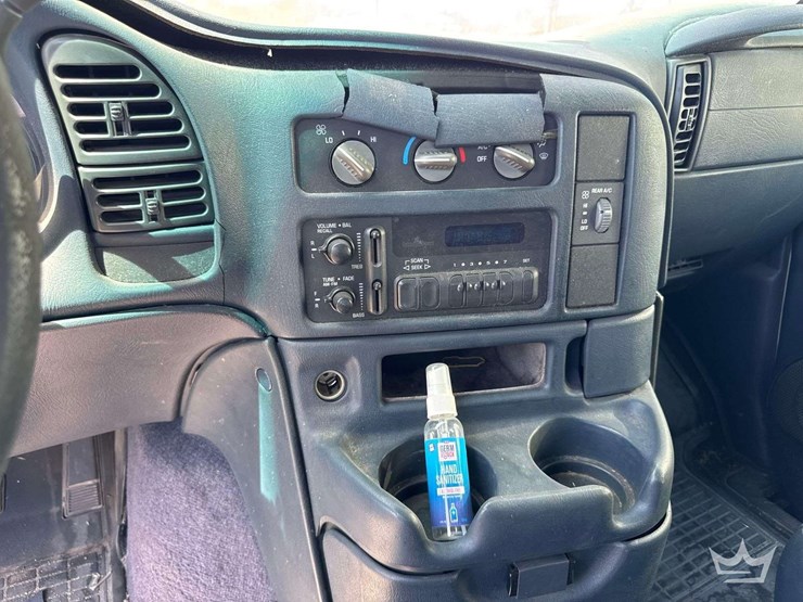 2000-chevrolet-astro-image-19