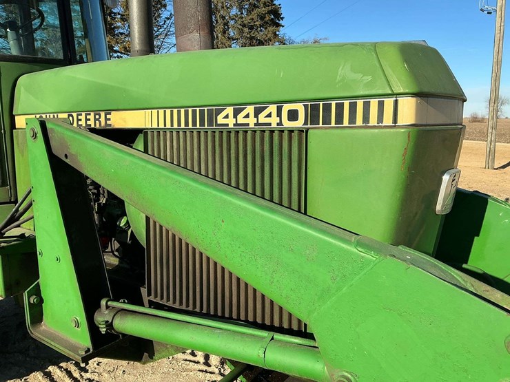 1980-john-deere-4440-image-7