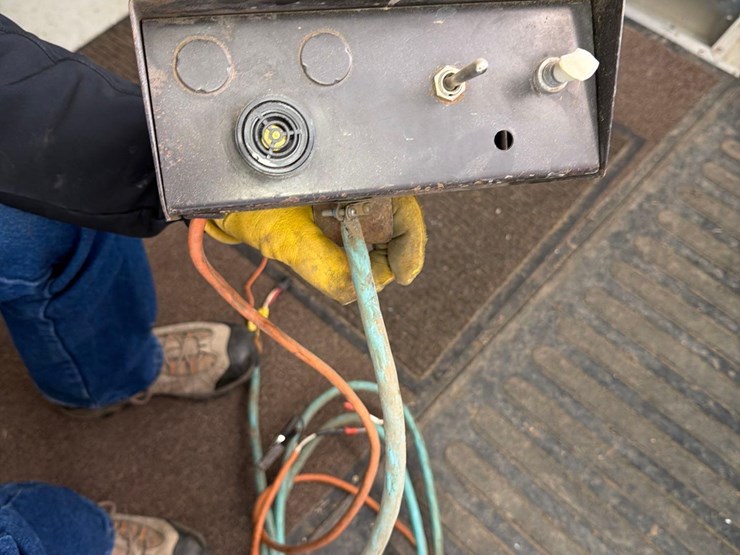 hesston-5540-image-29