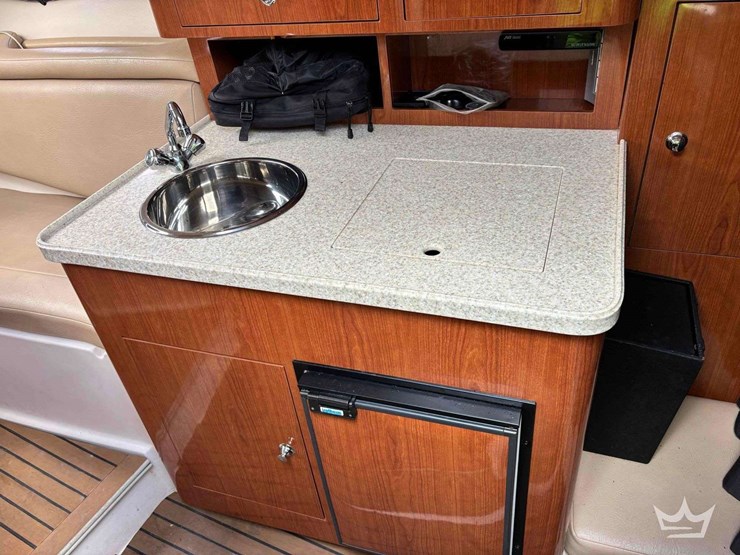 2007-30ft.-regal-30-express-cruiser-boat-with-2010-vantage-t/a-33-ft.-trailer-image-24