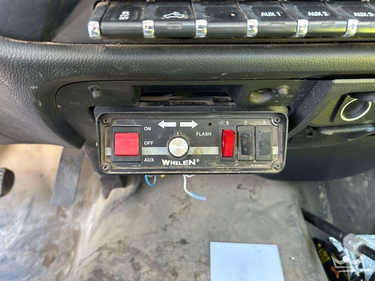 2017-chevrolet-silverado-1500-image-16