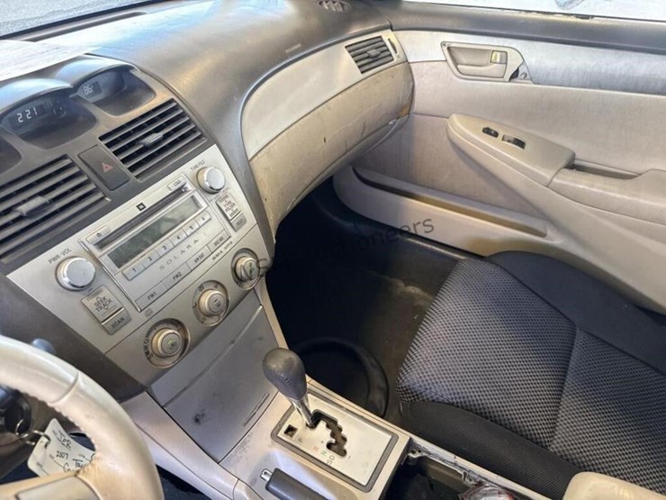 2007-toyota-camry-solara-convertible-image-22