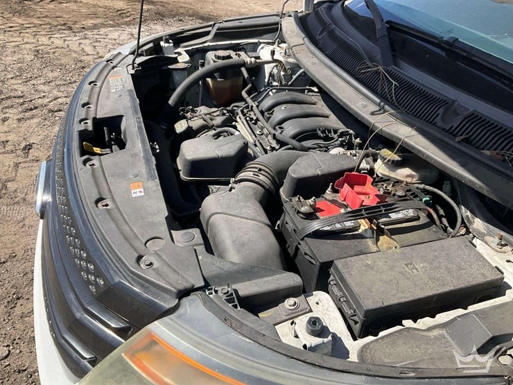 2015-ford-explorer-image-9