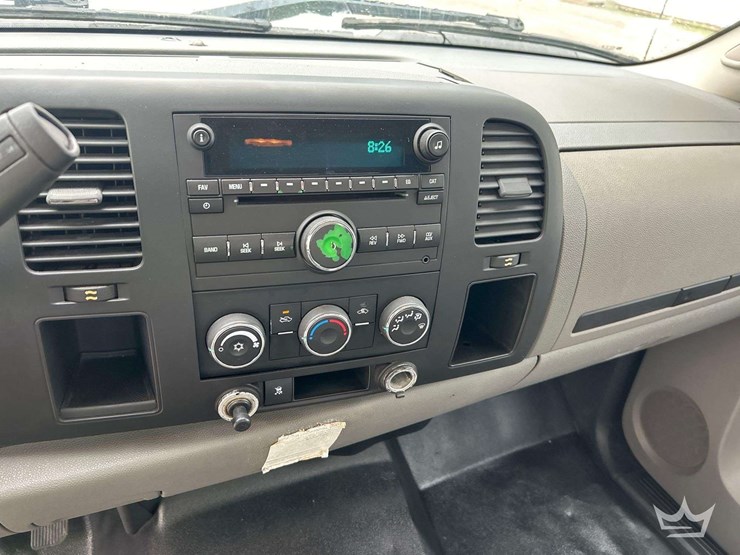 2011-chevrolet-silverado-1500-image-15