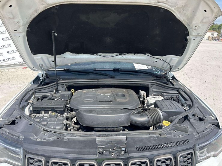 2016-jeep-grand-cherokee-image-9