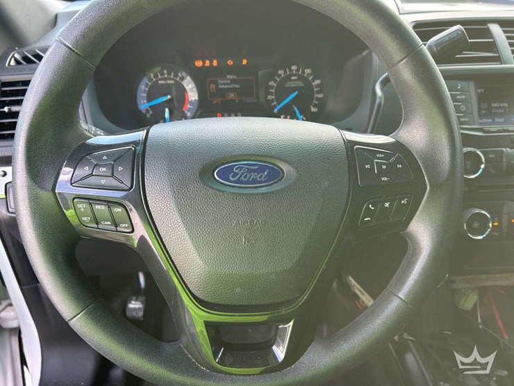 2017-ford-explorer-image-13