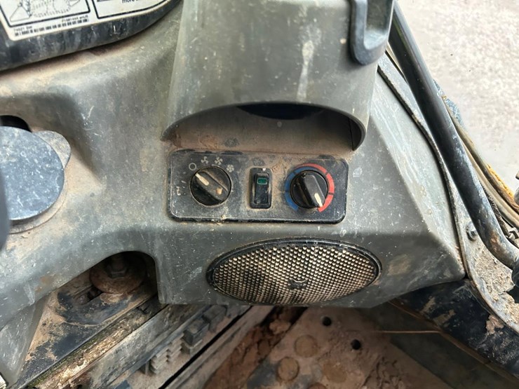 2016-bobcat-t550-image-26