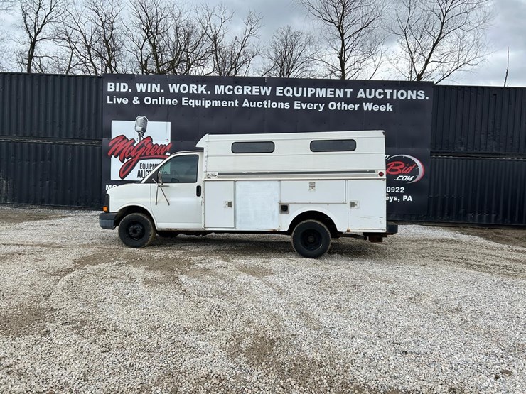 2004-utility-van-image-1