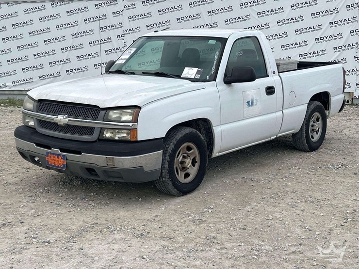 2004-chevrolet-silverado-1500-image-1