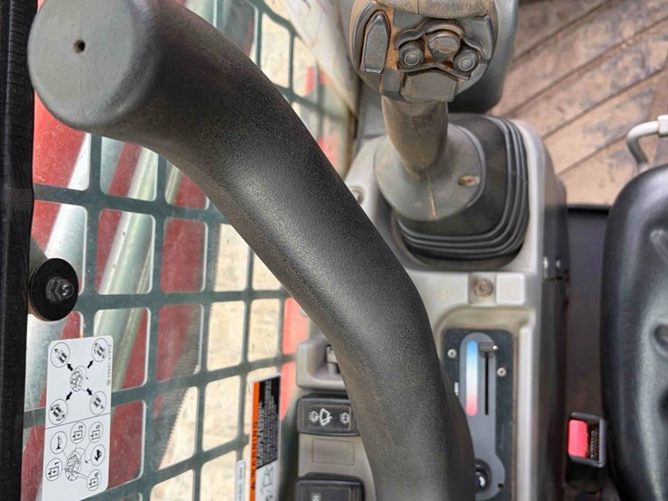 2022-kubota-svl65-2-image-14