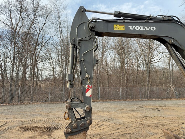 2016-volvo-ecr88d-image-15