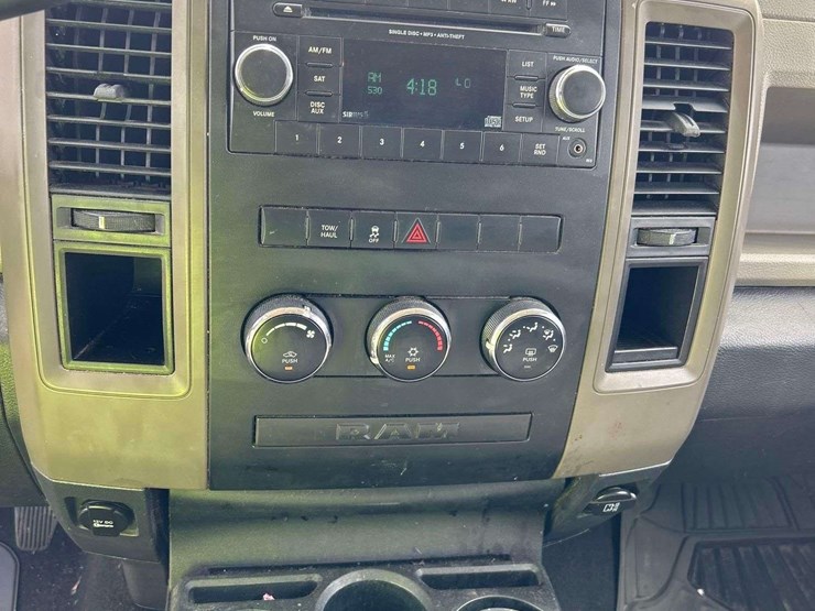 2012-dodge-1500-image-17