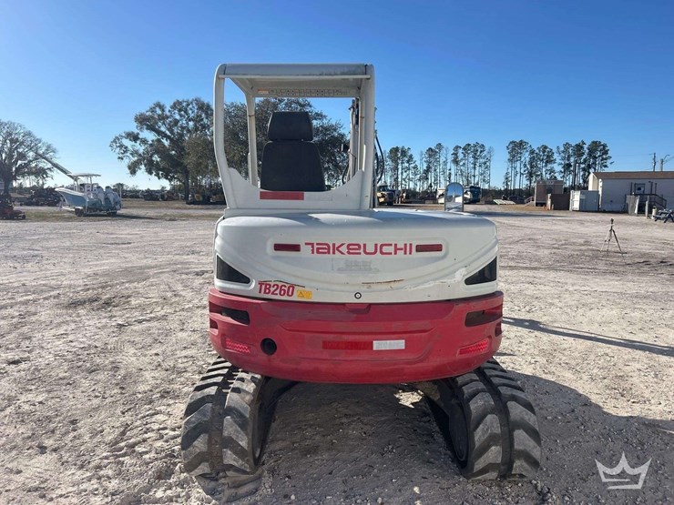 2014-takeuchi-tb260-image-21