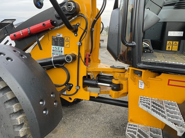 2025-jcb-409-image-6