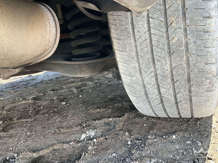 2015-ford-explorer-image-28