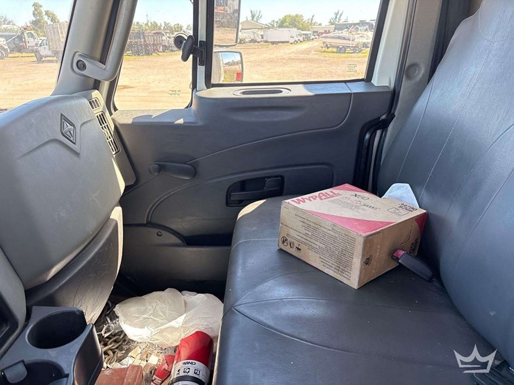 2016-international-durastar-4300-image-22