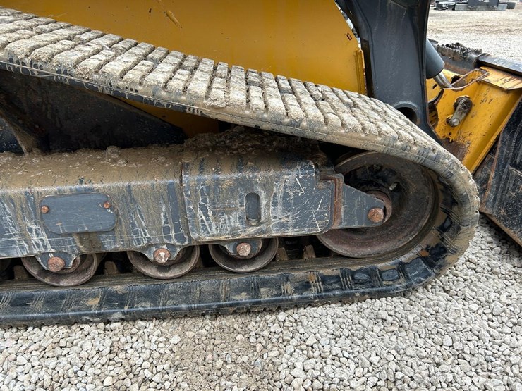 2021-deere-325g-image-14