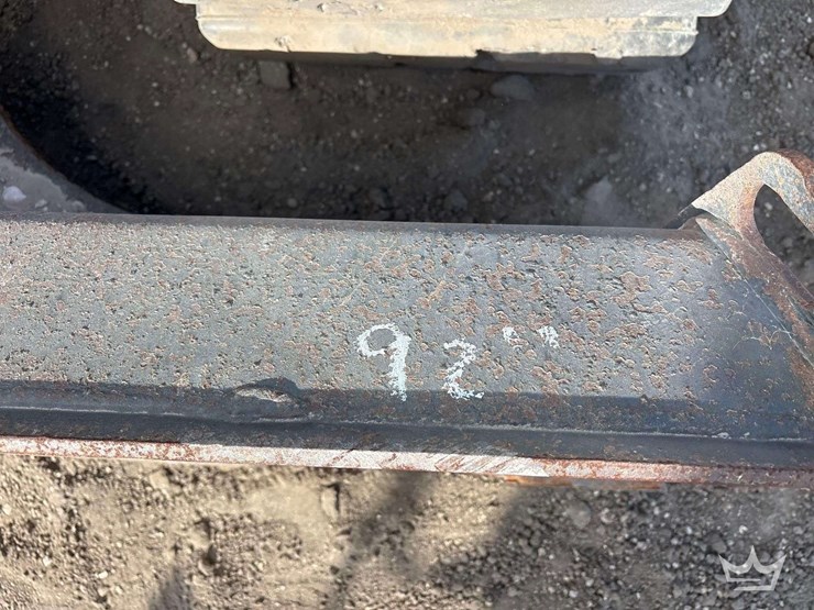 2016-deere-85g-image-22