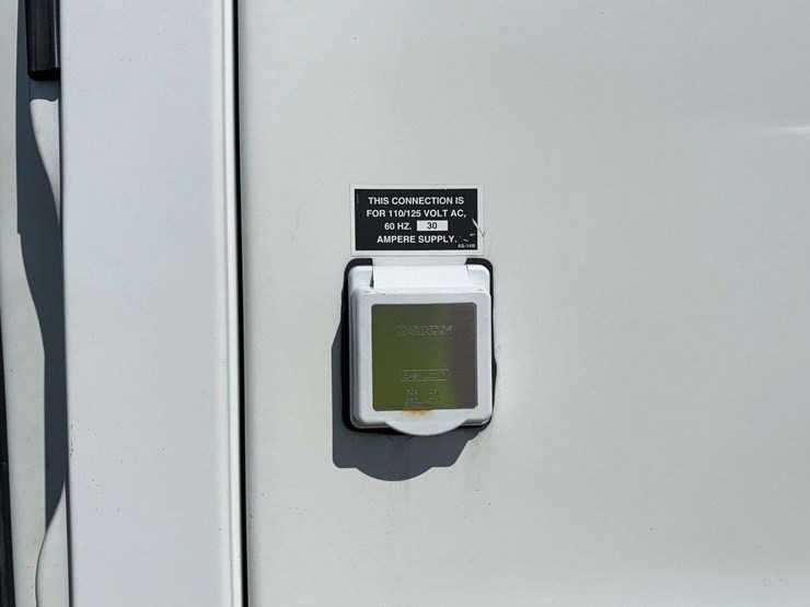 2010-chevrolet-express-3500-image-30