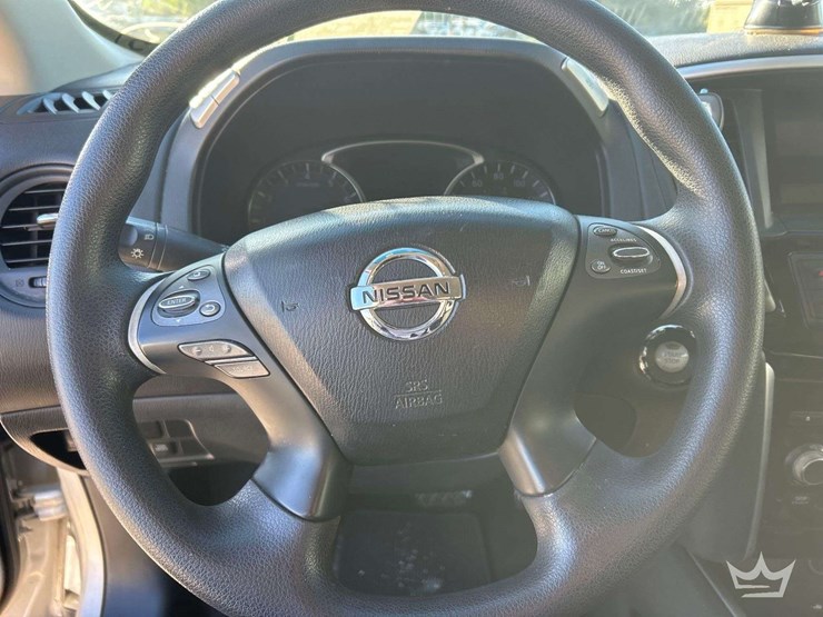 2013-nissan-pathfinder-image-13