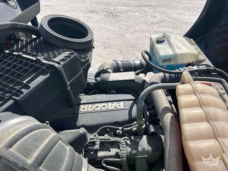 2019-peterbilt-579-image-9