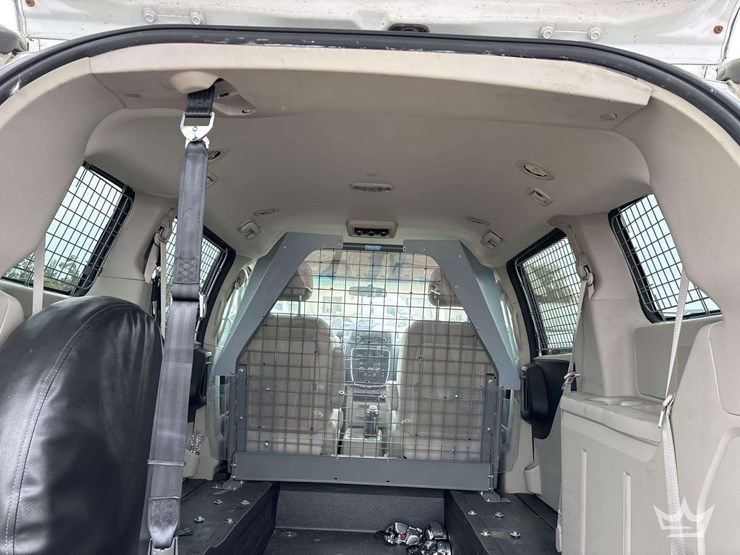 2014-dodge-caravan-image-15